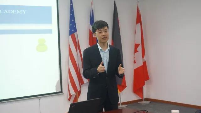力邁，力邁中美，力邁學校