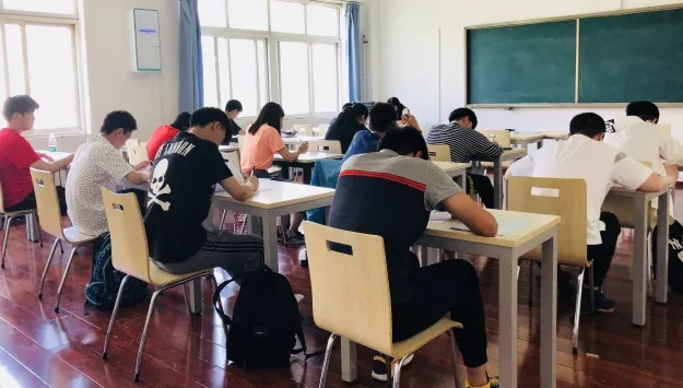 力邁，力邁中美，力邁學(xué)校