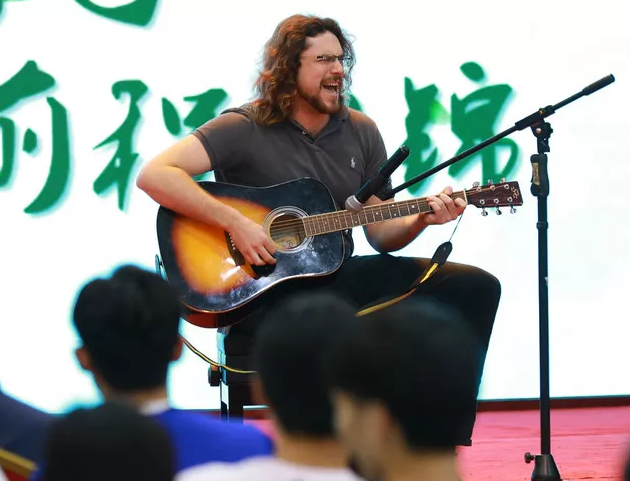 力邁中美國際學(xué)校國際高中畢業(yè)典禮