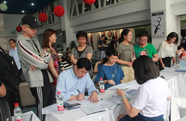 力邁中美國(guó)際學(xué)校：2018-2019學(xué)年高中新生報(bào)到日！(圖3)