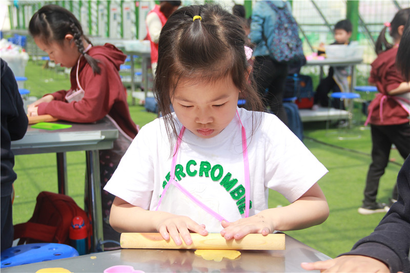 力邁中美國(guó)際學(xué)校：7-15歲孩子再不重視作文，未來肯定吃虧