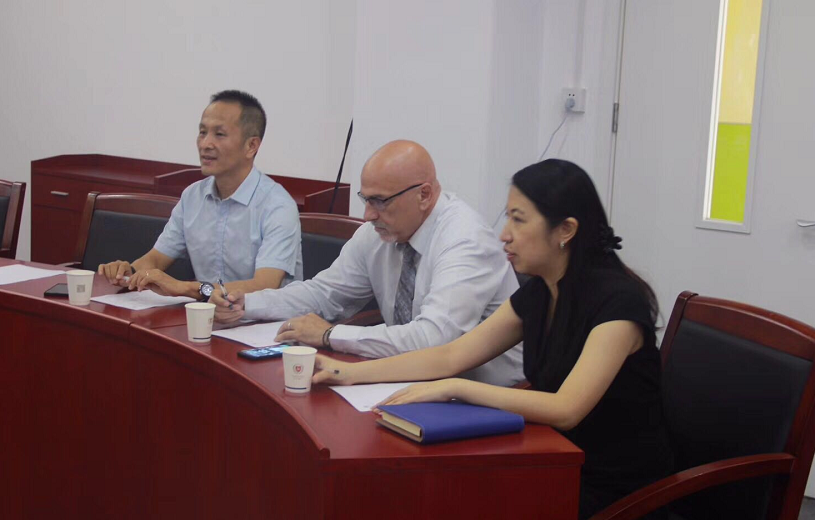 加州大學(xué)河濱分校招生官來(lái)訪力邁