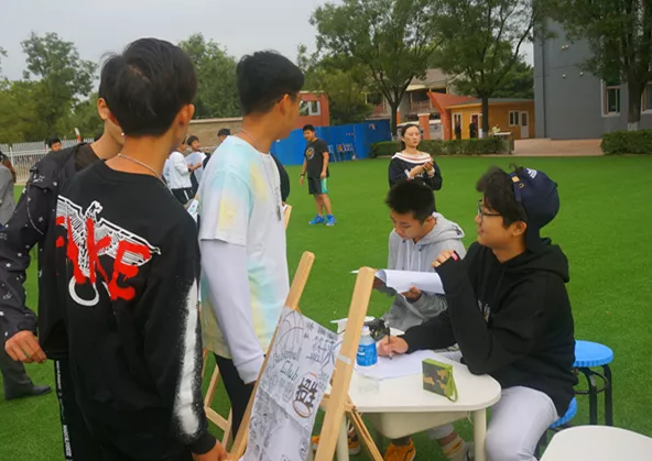 力邁中美國際學校高中校區(qū)·社團納新活動