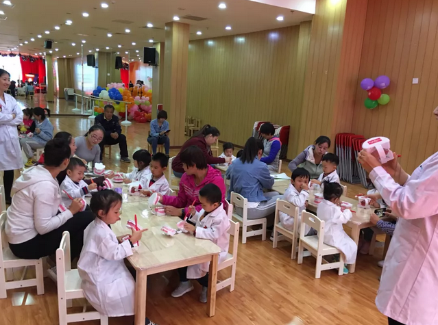 力邁中美國際學(xué)校九華幼兒園動(dòng)態(tài) “小小牙醫(yī)體驗(yàn)活動(dòng)”