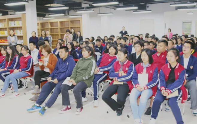 力邁中美國際高中：體驗(yàn)多元文化，培養(yǎng)國際化視野 