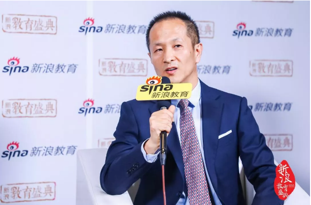 力邁中美國際學(xué)校斬獲新浪、騰訊年度教育盛典多個大獎