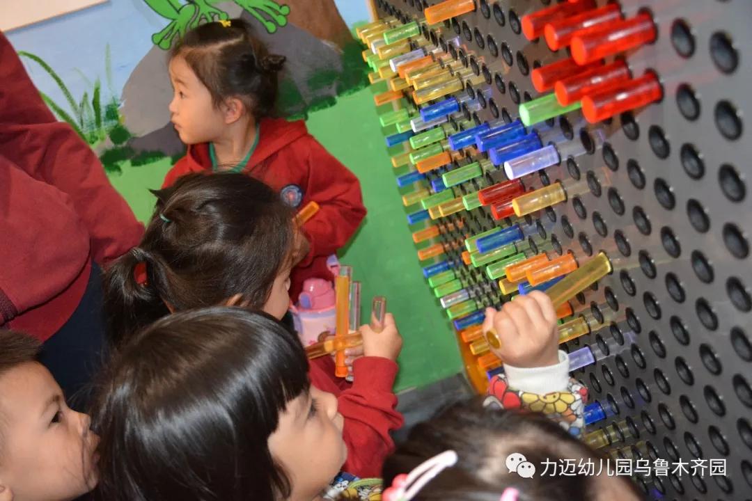 力邁幼兒園‖“走進(jìn)科技館 開啟科學(xué)夢(mèng)”參觀科技館活動(dòng)(圖27)