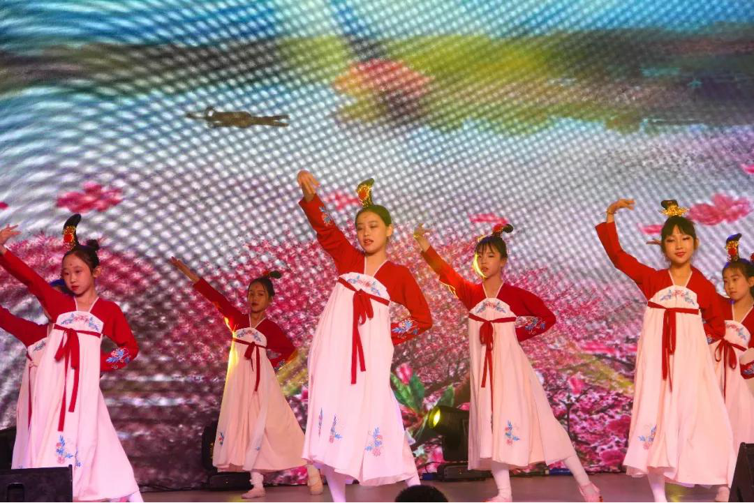 2020，我們乘著青春的翅膀/北京市力邁中美學校新年文藝匯演(圖31)