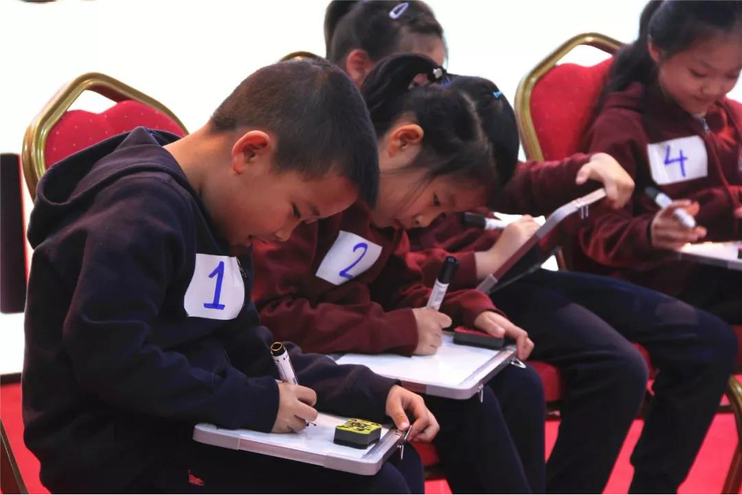 英語詞匯什么的，敢來和我打擂嗎？/力邁中美國(guó)際學(xué)校拼詞大賽Spelling Bee(圖10)