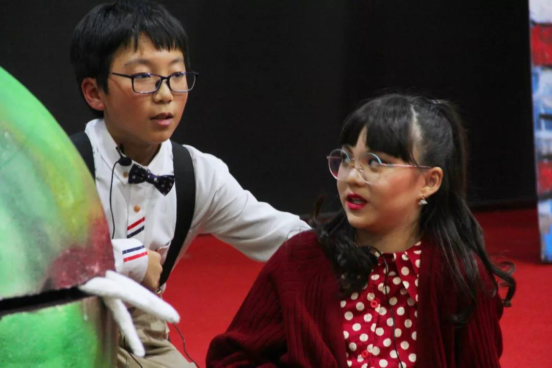 力邁中美國際學(xué)?？ㄎ奶貞騽≈癓ittle Shop Horrors”(圖27)
