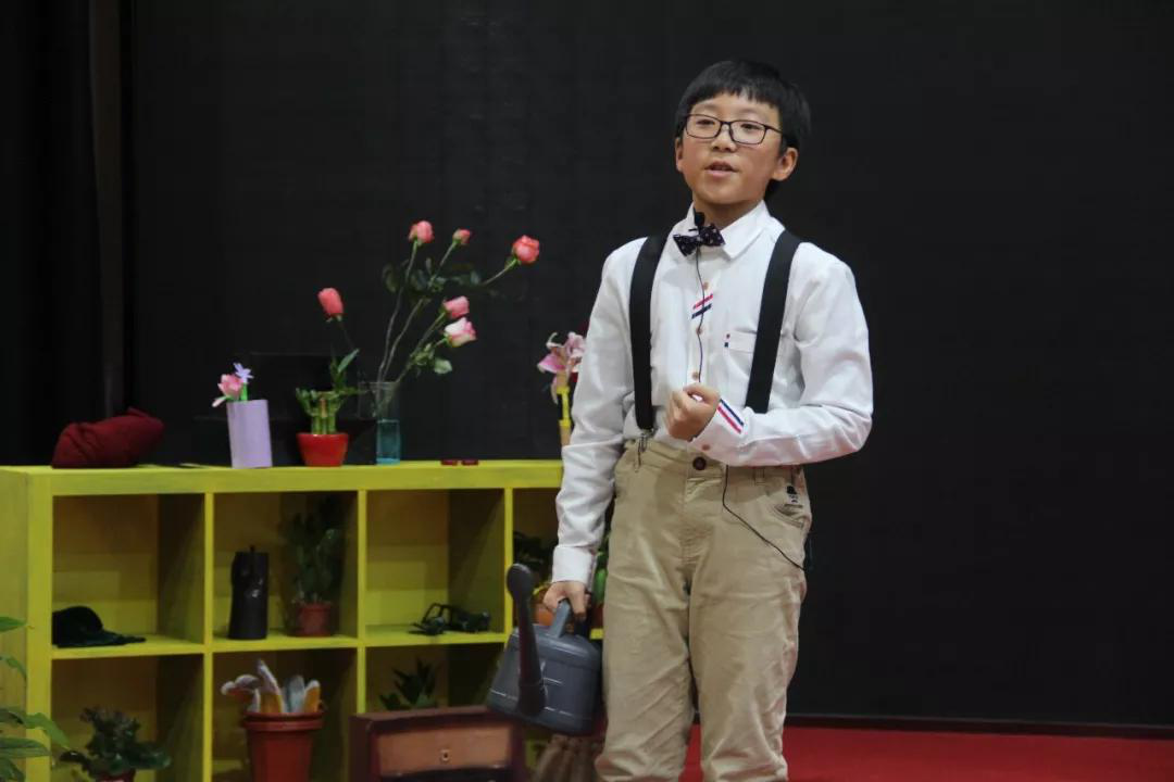 力邁中美國際學(xué)校卡文特戲劇之“Little Shop Horrors”(圖17)