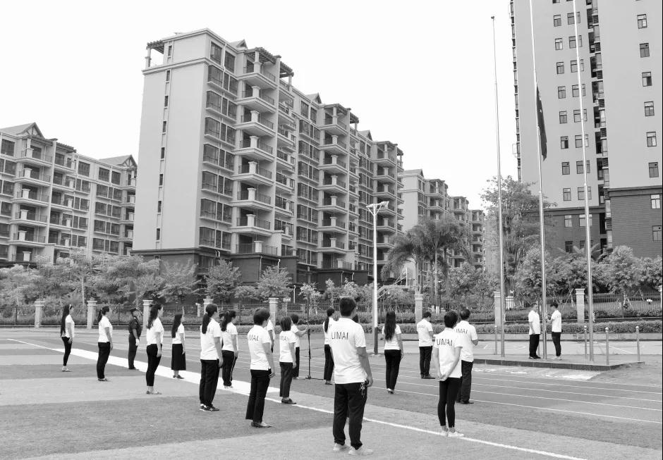 師生追悼英烈魂，大愛無疆萬古存(圖3)