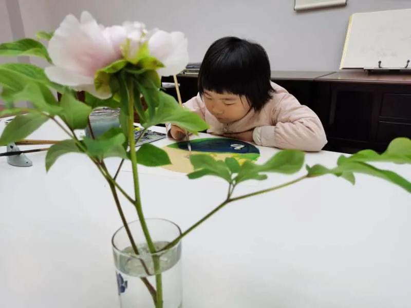 茵茵春色醉人間，幽幽情懷入家園/力邁中美學(xué)校環(huán)保教育月彩蛋(圖2)