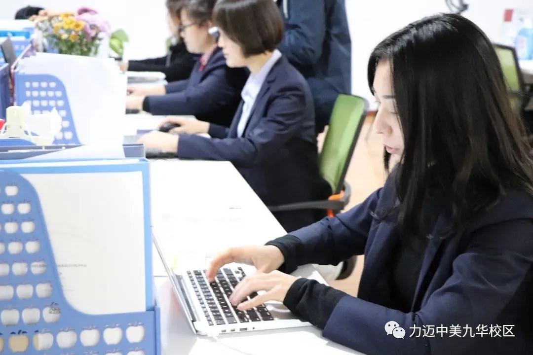春風(fēng)暖陽桃李試，字黛紙白文理昭(圖8)