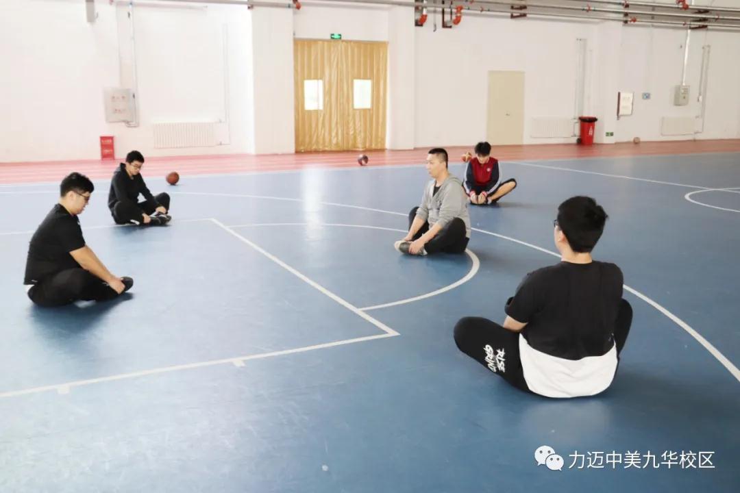 青陽(yáng)始至，桃李月及|伴萬(wàn)丈春暉，迎莘莘學(xué)子。(圖26)
