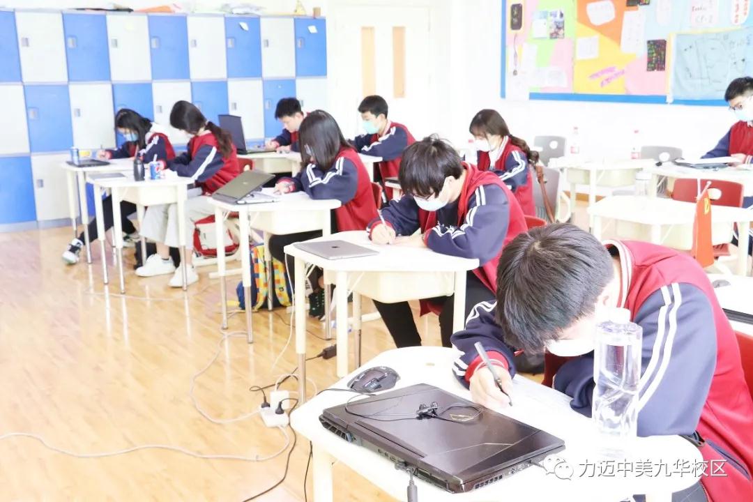 青陽(yáng)始至，桃李月及|伴萬(wàn)丈春暉，迎莘莘學(xué)子。(圖33)
