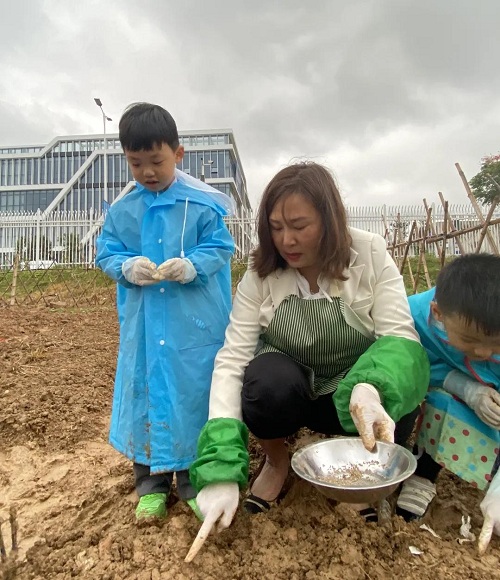 先行者｜南昌這所國(guó)際學(xué)校為學(xué)生打造了生態(tài)種植園(圖8)