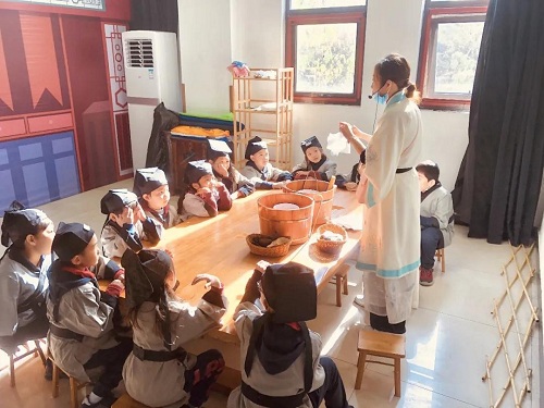 古詩小鎮(zhèn)蘊文化，科技中心揭奧秘|力邁中美國際學校小學生社會實踐活動(圖5)
