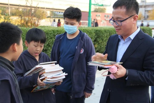 涓滴之水成海洋， 顆顆愛心變希望 | 力邁中美國際學校愛心義賣活動(圖13)
