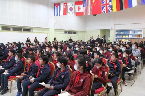 成長路上，與法同行 | 力邁中美國際學(xué)校“國家憲法日”法治主題教育講座(圖4)