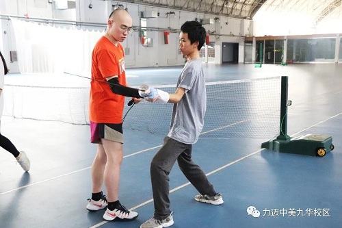 劍如閃電 一往無前 | 力邁中美國際學(xué)校高中校區(qū)重磅推出擊劍課(圖15)