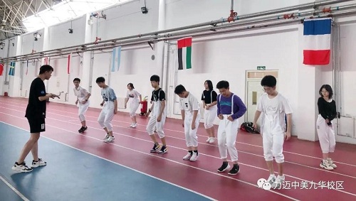 寶劍鋒從磨礪出｜前國(guó)家隊(duì)女子擊劍主教練王鈺女士執(zhí)教力邁國(guó)際高中！(圖6)