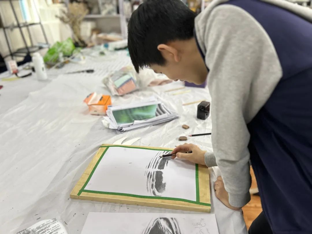 力邁學(xué)子 沖擊港前三，揭秘香港名校錄取分?jǐn)?shù)線漲落趨勢(shì)起伏(圖19)